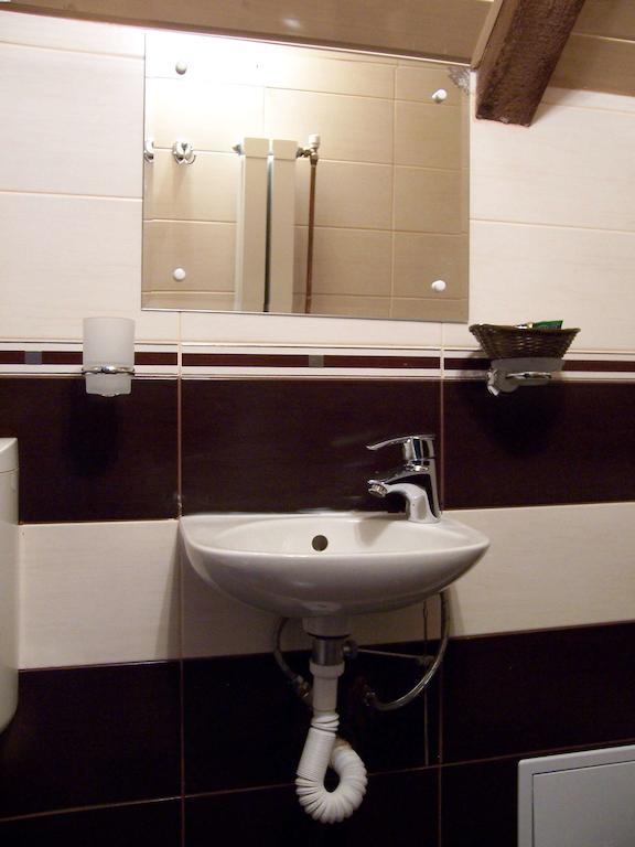 Hotel Zara Ρόμαν Δωμάτιο φωτογραφία